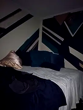 Snapshot of carolinaskarma chatting on 12.16.25 carolinaskarma online show from 12.16.25