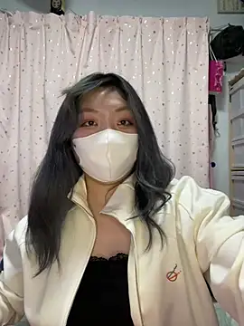 Snapshot of YUNA-yuna chatting on 02.19.25 YUNA-yuna online show from 02.19.25