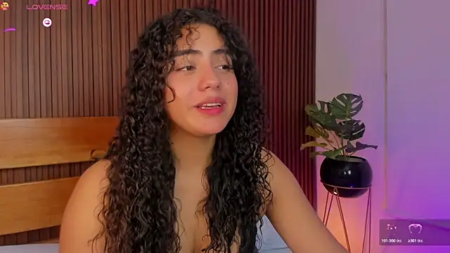 Snapshot of yaya23x chatting on 11.05.25 yaya23x online show from 11.05.25