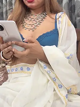 Snapshot of HoneyBearCpl chatting on 12.14.25 HoneyBearCpl online show from 12.14.25