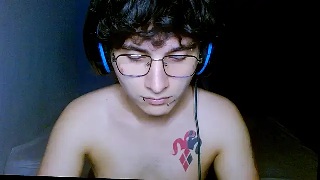 Snapshot of Charley_quin chatting on 04.26.26 Charley quin online show from 04.26.26