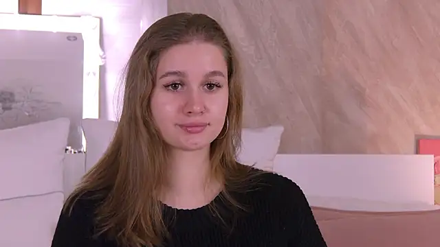 EllieHayes online show from 11.17.25