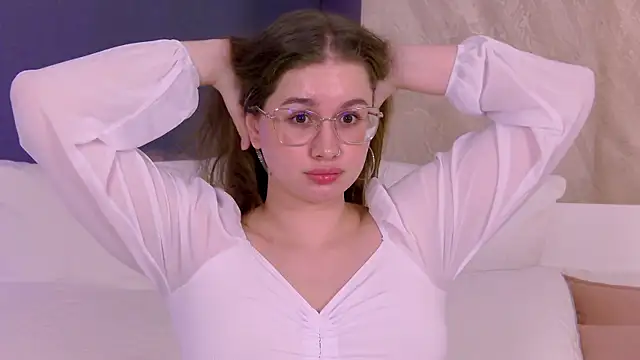 EllieHayes online show from 07.04.26