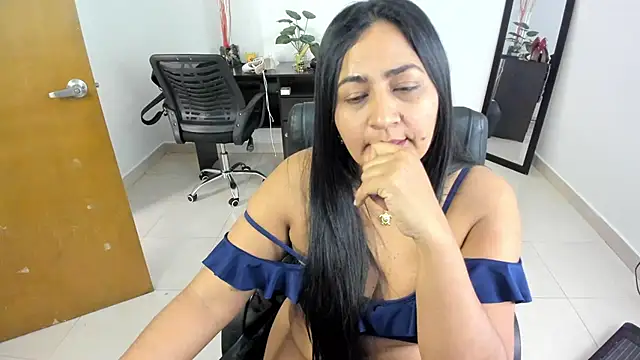 Adele Sweett online show from 03.10.25