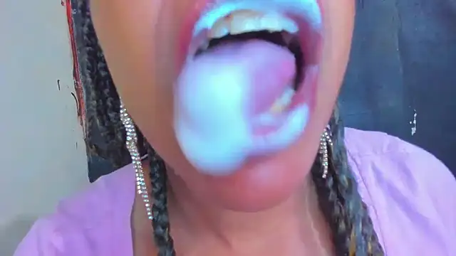 KamariaFyre online show from 09.28.25