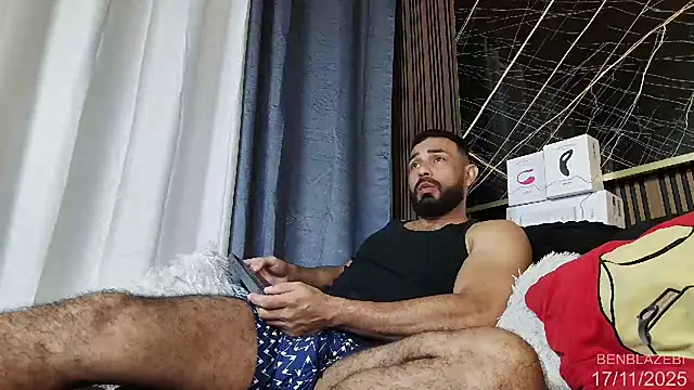 Snapshot of BEN_BLAZE chatting on 11.17.25 BEN BLAZE online show from 11.17.25