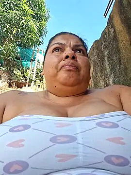 Snapshot of chubby_sexy_big_tits chatting on 09.13.25 chubby sexy big tits online show from 09.13.25