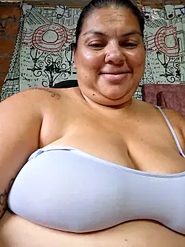 Snapshot of chubby_sexy_big_tits chatting on 09.17.25 chubby sexy big tits online show from 09.17.25