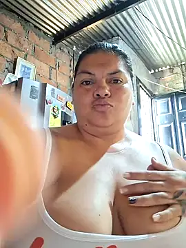 Snapshot of chubby_sexy_big_tits chatting on 10.19.25 chubby sexy big tits online show from 10.19.25