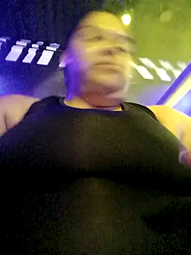 Snapshot of chubby_sexy_big_tits chatting on 11.30.25 chubby sexy big tits online show from 11.30.25