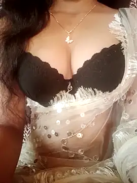 Snapshot of sexyriya_008 chatting on 01.05.25 sexyriya 008 online show from 01.05.25