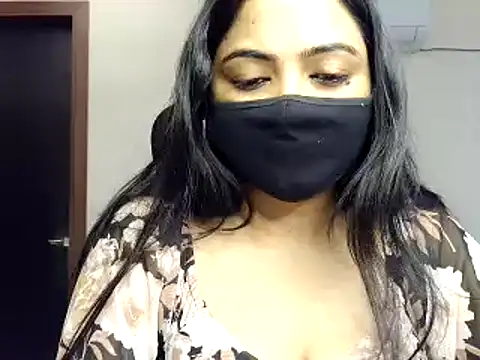 Snapshot of Hritvika chatting on 02.28.25 Hritvika online show from 02.28.25