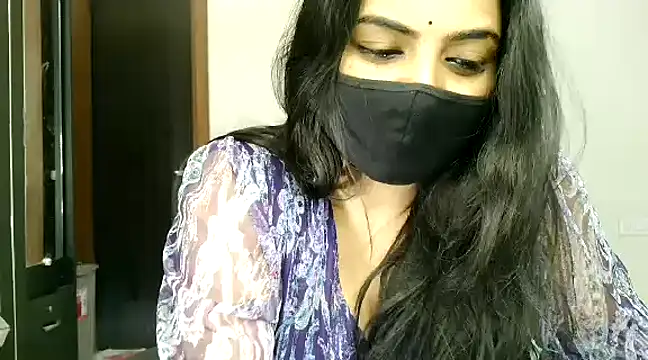 Snapshot of Hritvika chatting on 03.01.25 Hritvika online show from 03.01.25