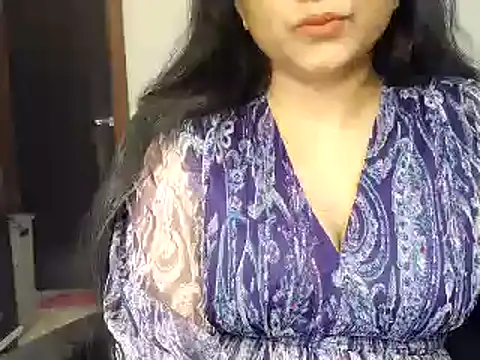 Snapshot of Hritvika chatting on 03.03.25 Hritvika online show from 03.03.25