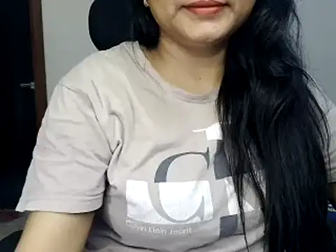 Snapshot of Hritvika chatting on 03.04.25 Hritvika online show from 03.04.25