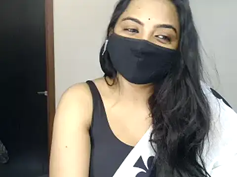 Snapshot of Hritvika chatting on 03.06.25 Hritvika online show from 03.06.25