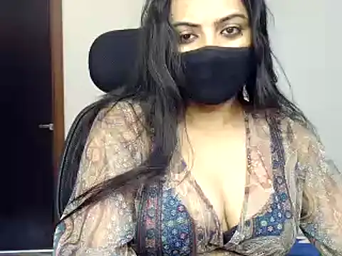 Snapshot of Hritvika chatting on 03.07.25 Hritvika online show from 03.07.25