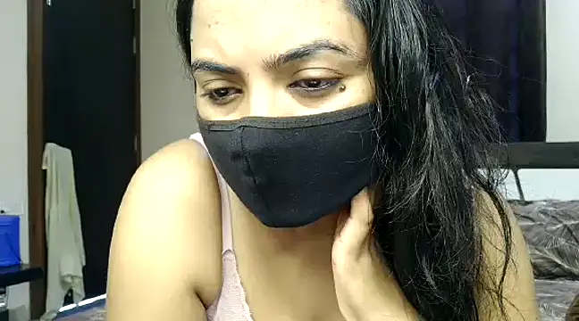 Snapshot of Hritvika chatting on 03.20.25 Hritvika online show from 03.20.25