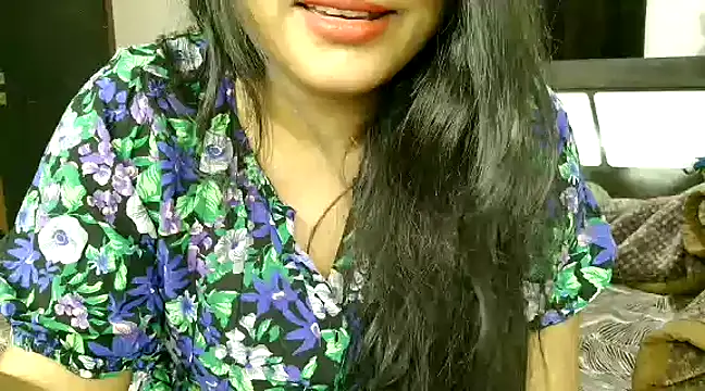 Snapshot of Hritvika chatting on 03.21.25 Hritvika online show from 03.21.25