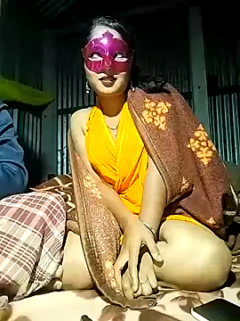 Snapshot of ascuple chatting on 12.16.24 ascuple online show from 12.16.24