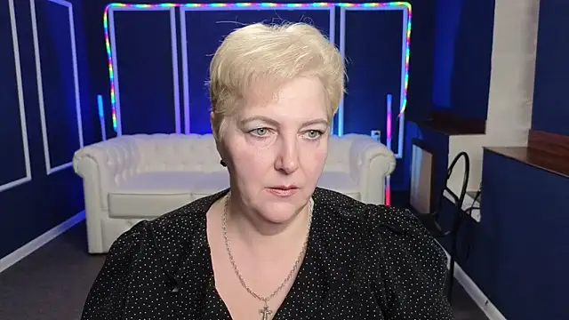 Sandra Snow online show from 02.02.25