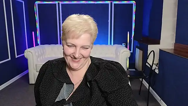 Sandra Snow online show from 02.02.25