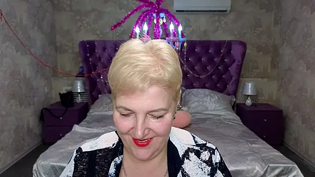 Sandra Snow online show from 02.14.25