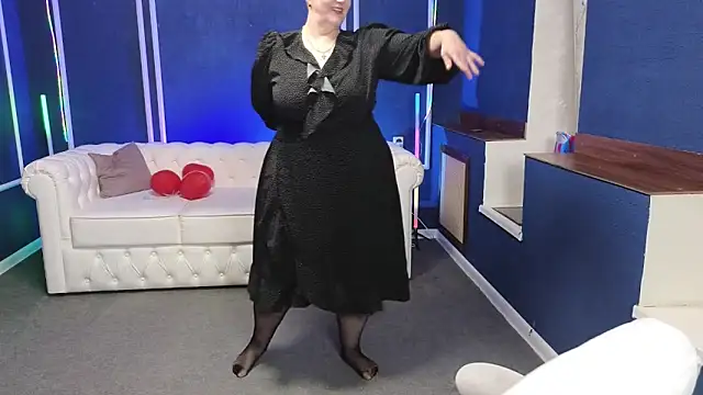 Sandra Snow online show from 02.18.25