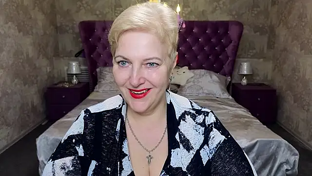 Sandra Snow online show from 02.26.25