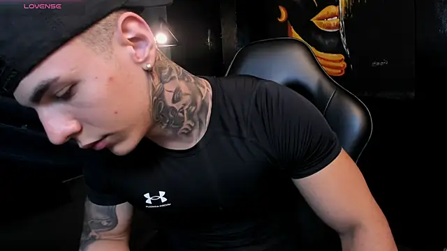 Flynn Riider online show from 11.05.25