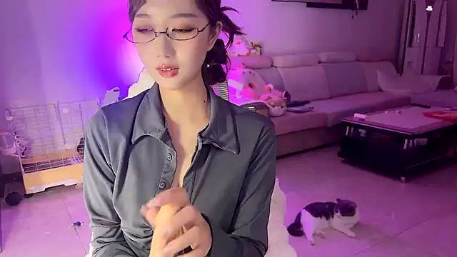 Snapshot of pinnnnnnk chatting on 12.22.24 pinnnnnnk online show from 12.22.24