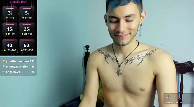 Snapshot of alexdesire chatting on 12.31.24 alexdesire online show from 12.31.24