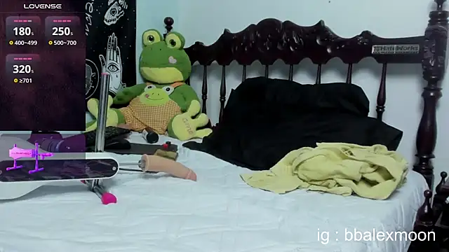 Snapshot of alexdesire chatting on 02.12.25 alexdesire online show from 02.12.25