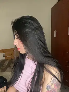 Snapshot of Zoee_t chatting on 01.20.25 Zoee t online show from 01.20.25