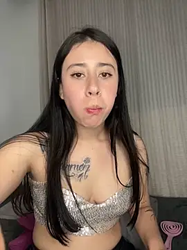 Snapshot of Zoee_t chatting on 03.07.25 Zoee t online show from 03.07.25