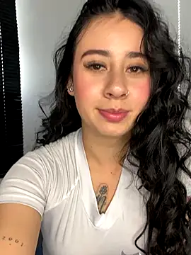 Snapshot of Zoee_t chatting on 10.02.25 Zoee t online show from 10.02.25