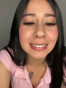 Snapshot of Zoee_t chatting on 10.17.25 Zoee t online show from 10.17.25