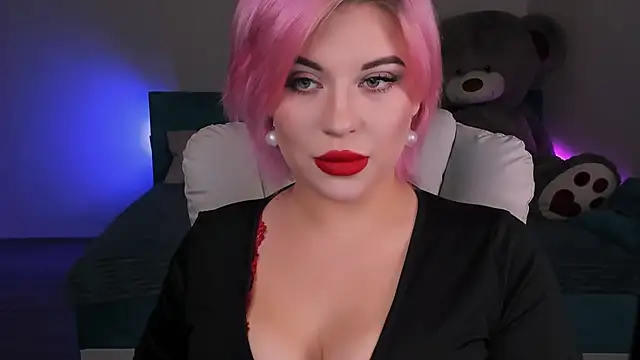 Snapshot of evaharve chatting on 12.14.24 evaharve online show from 12.14.24