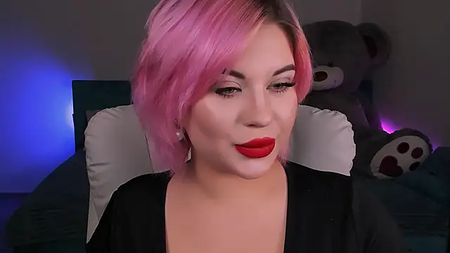 Snapshot of evaharve chatting on 12.14.24 evaharve online show from 12.14.24