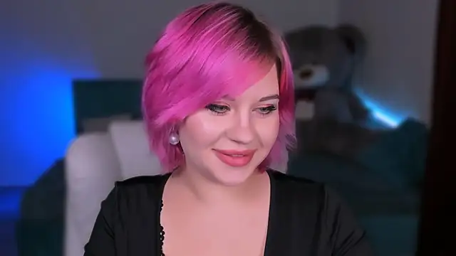 Snapshot of evaharve chatting on 12.22.24 evaharve online show from 12.22.24