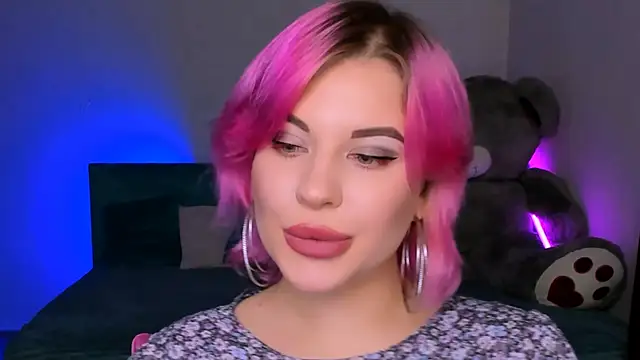 Snapshot of evaharve chatting on 01.04.25 evaharve online show from 01.04.25