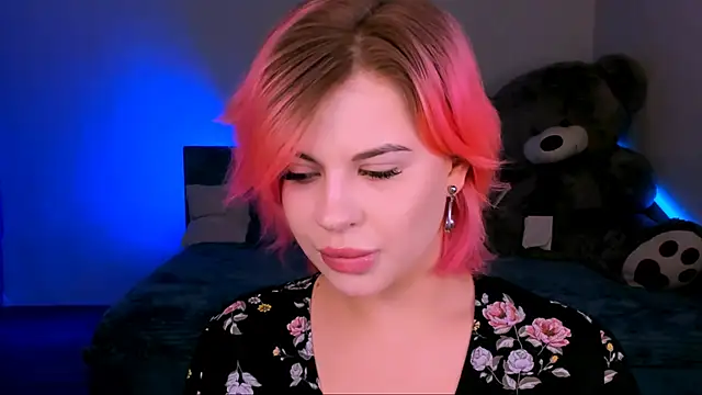 Snapshot of evaharve chatting on 02.11.25 evaharve online show from 02.11.25