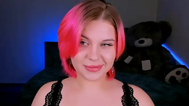 Snapshot of evaharve chatting on 02.21.25 evaharve online show from 02.21.25