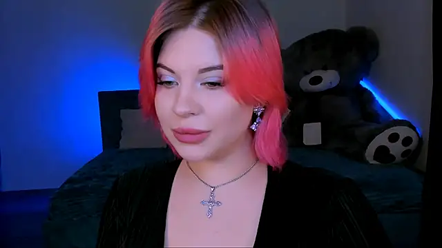 Snapshot of evaharve chatting on 02.26.25 evaharve online show from 02.26.25