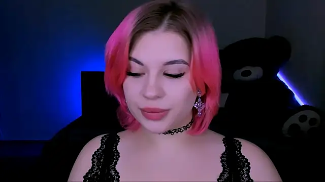 Snapshot of evaharve chatting on 03.06.25 evaharve online show from 03.06.25