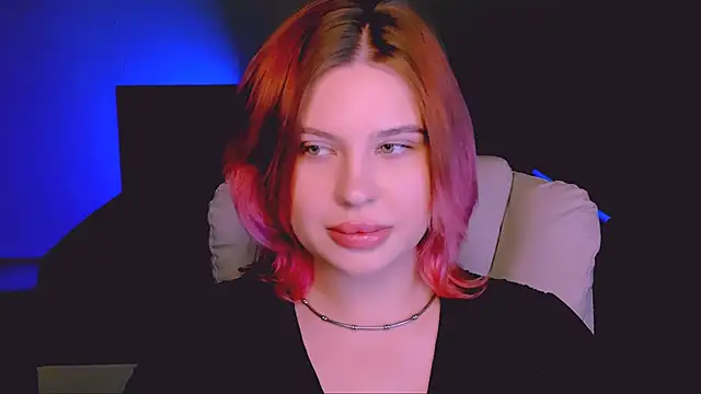 Snapshot of evaharve chatting on 09.13.25 evaharve online show from 09.13.25