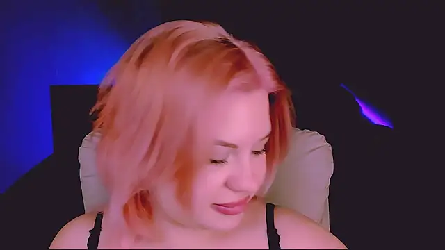 Snapshot of evaharve chatting on 09.20.25 evaharve online show from 09.20.25