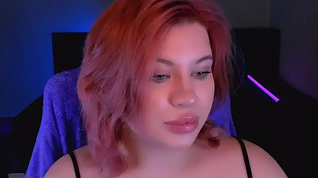 Snapshot of evaharve chatting on 10.03.25 evaharve online show from 10.03.25