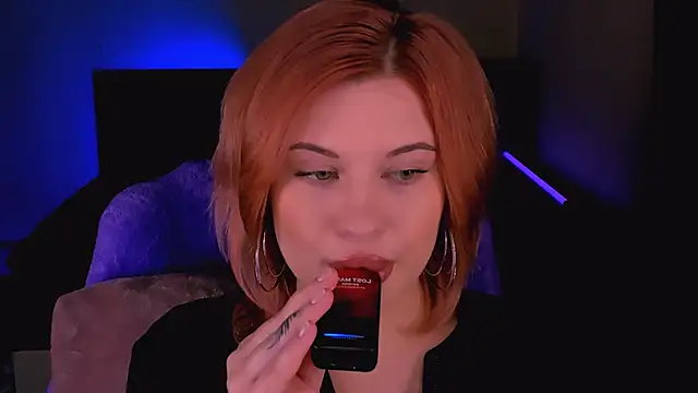 Snapshot of evaharve chatting on 10.11.25 evaharve online show from 10.11.25