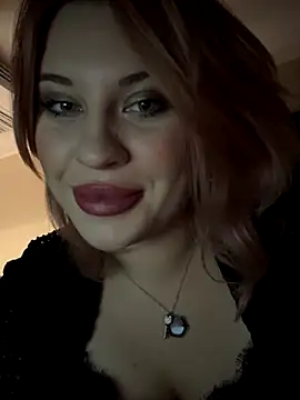 Snapshot of evaharve chatting on 10.19.25 evaharve online show from 10.19.25